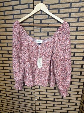 Universal Thread Pink Floral Blouse Size Medium